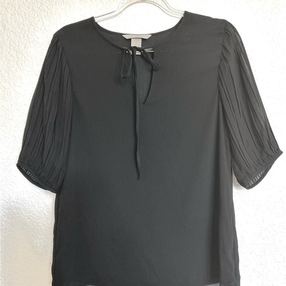 BUNDLE Of H&M Black top sheer sleeves and ANN TAYLOR quarter sleeve top - Picture 4 of 16